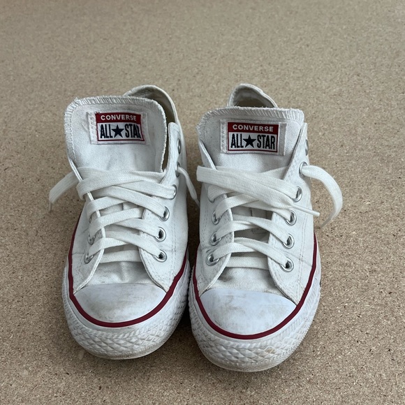 White converse low top womens size 7 - Picture 1 of 4